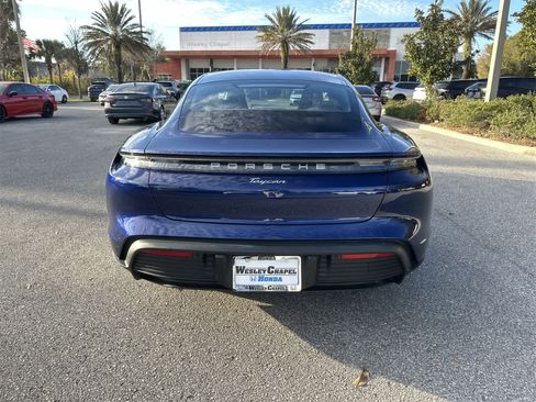 Used 2021 Porsche Taycan image 5
