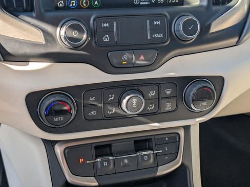 Used 2024 GMC Terrain Denali image 26