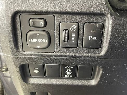 Used 2015 Toyota 4Runner Limited image 11