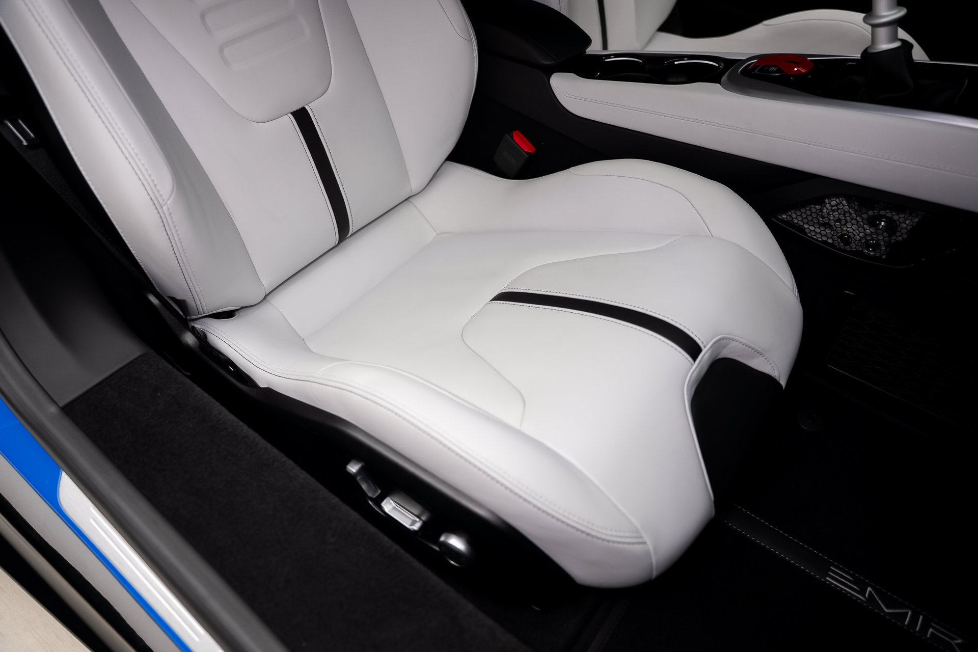 Used 2025 Lotus Emira RWD image 63