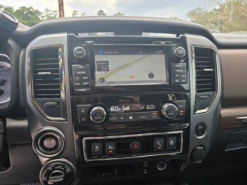 Used 2017 Nissan Titan Platinum Reserve AWD/4WD image 15