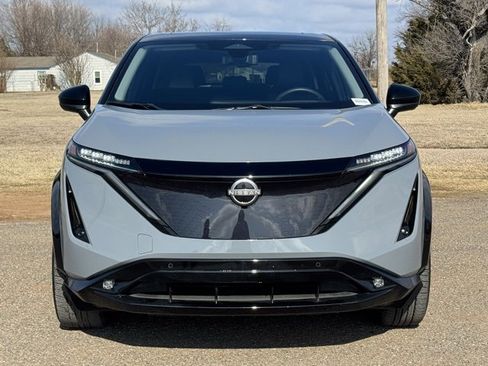 Used 2023 Nissan Ariya FWD image 2