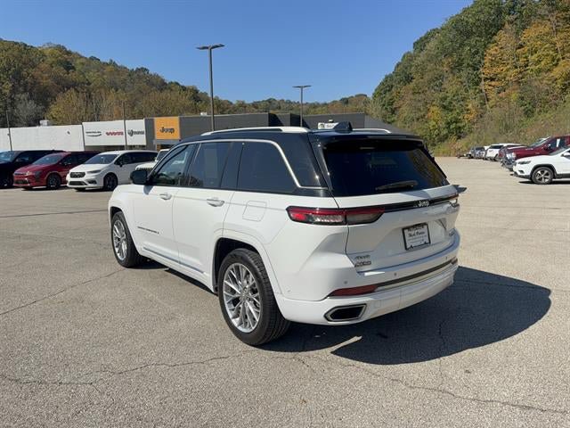Used 2023 Jeep Grand Cherokee Summit w/ Luxury Tech Group V AWD/4WD image 7
