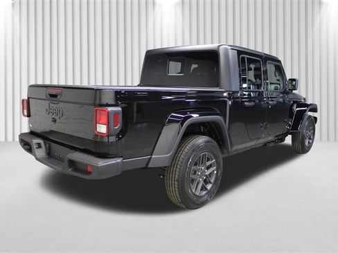 New 2026 Jeep Gladiator Sport image 3