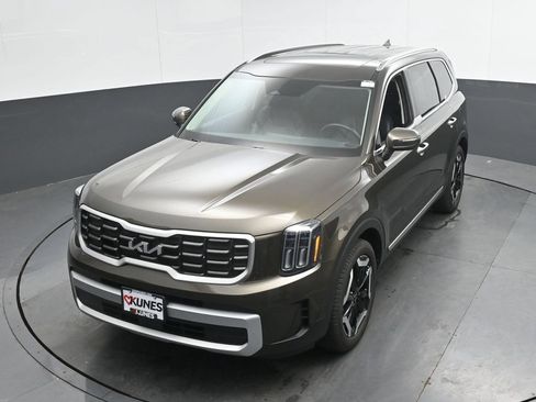 Used 2025 Kia Telluride S AWD/4WD image 34