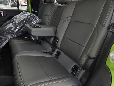 New 2025 Jeep Gladiator Mojave image 13