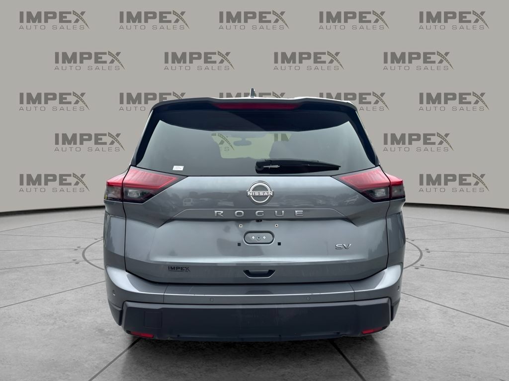 Used 2024 Nissan Rogue SV FWD image 4
