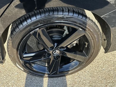 Used 2023 Nissan Sentra SR w/ Midnight Edition Package image 9