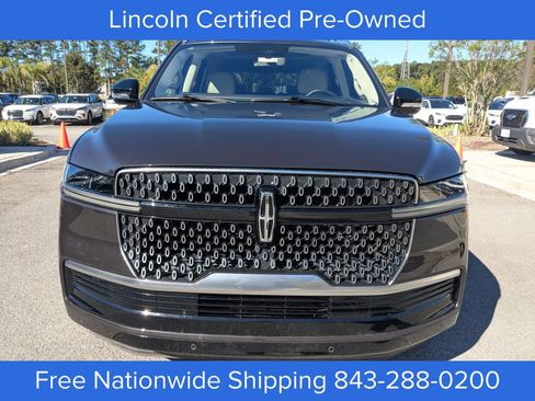 Certified 2025 Lincoln Navigator Reserve image 9