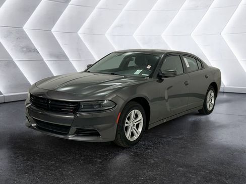 Used 2022 Dodge Charger SXT w/ Leather Interior Group image 3