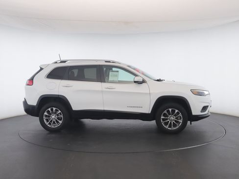 Used 2019 Jeep Cherokee Latitude Plus w/ Comfort/Convenience Group image 22