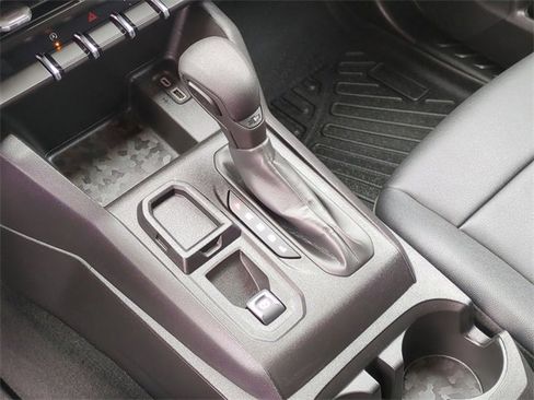 Certified 2024 Chevrolet Colorado W/T image 17