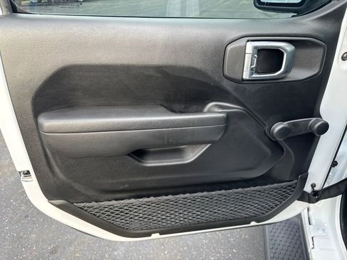 Used 2022 Jeep Wrangler Unlimited Sport image 10