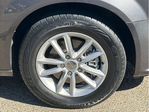 Used 2019 Dodge Grand Caravan SXT FWD image 10