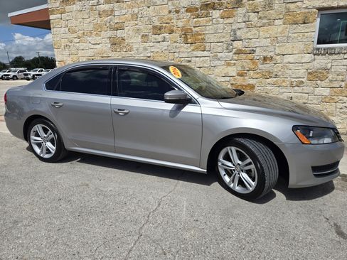 Used 2014 Volkswagen Passat TDI SE FWD image 19