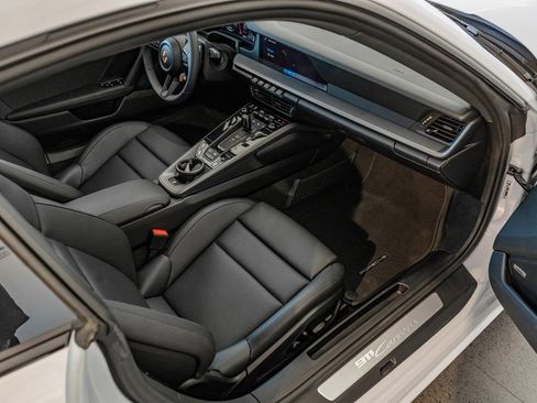 Certified 2025 Porsche 911 Carrera RWD image 27