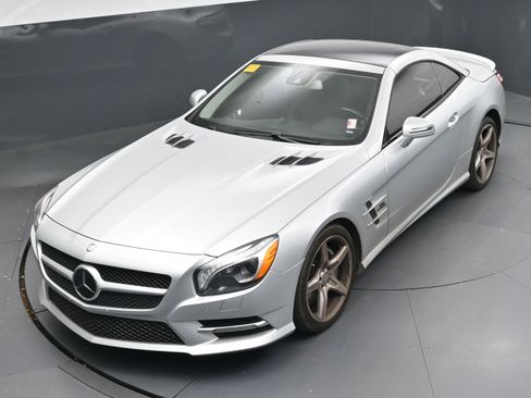 Used 2013 Mercedes-Benz SL 550 image 30