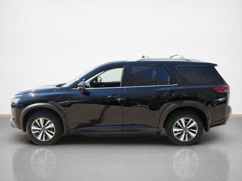 Certified 2024 Nissan Pathfinder SL w/ Black Appearance Package AWD/4WD image 6