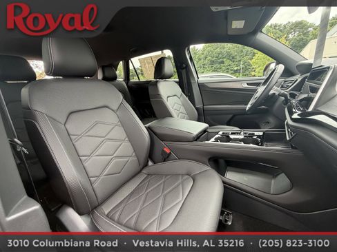 Certified 2025 Volkswagen Atlas Cross Sport SE w/ Black Wheel Package FWD image 8