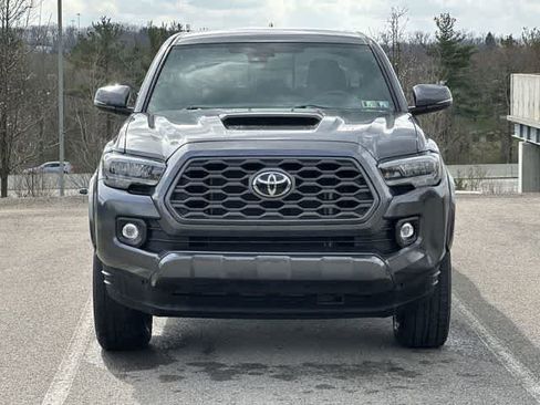 Used 2023 Toyota Tacoma TRD Sport w/ Black Out Package (TMS) image 19
