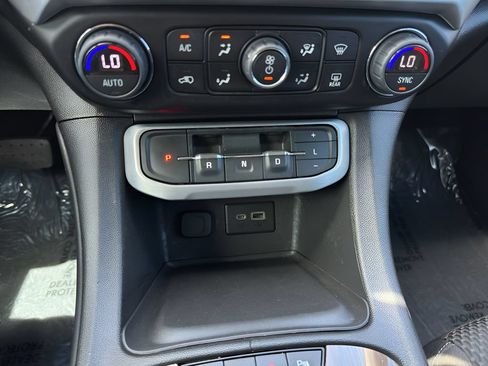 Used 2023 GMC Acadia SLE w/ Driver Convenience Package AWD/4WD image 23