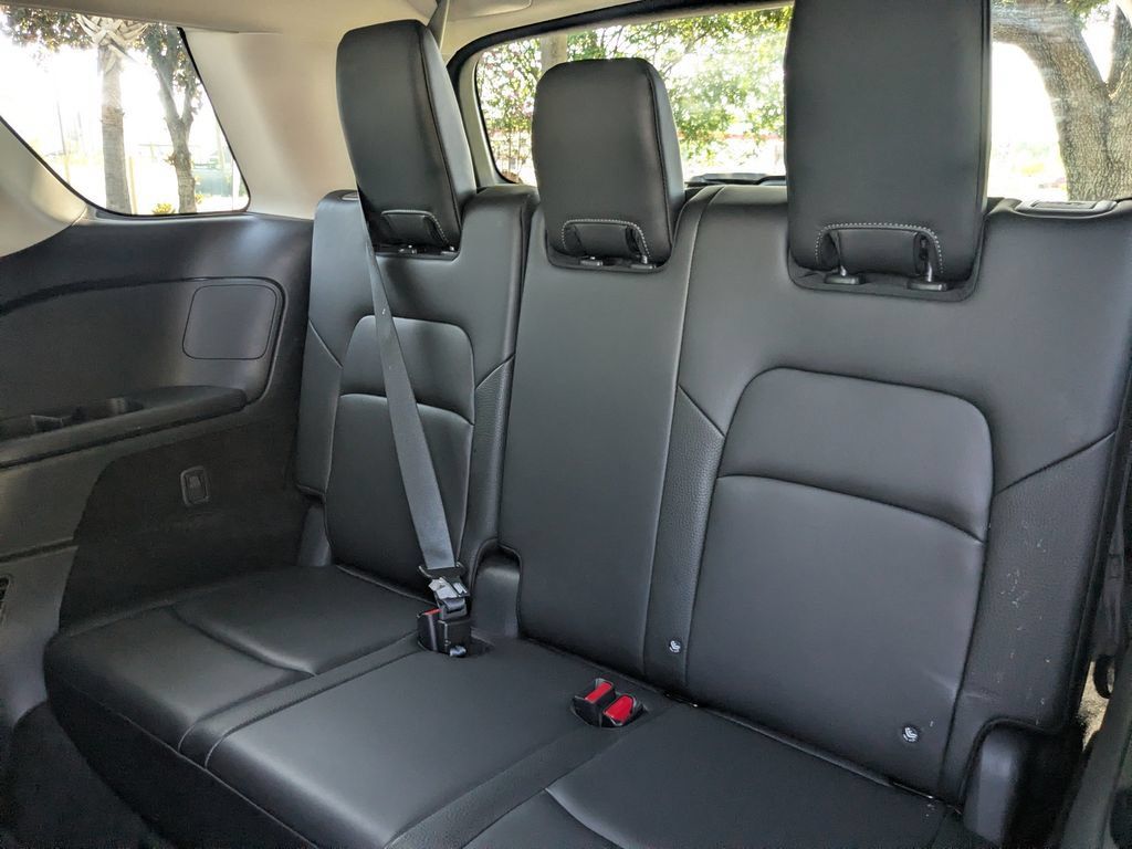 Used 2025 Nissan Pathfinder SL FWD image 15