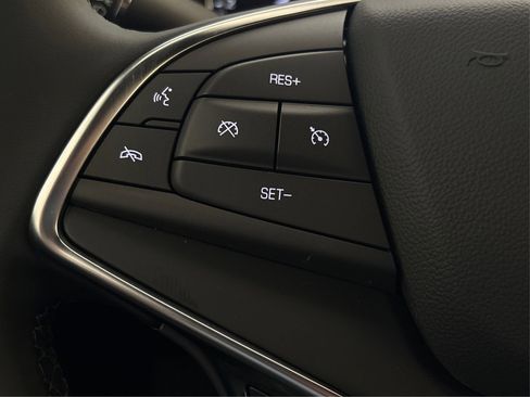 New 2025 Cadillac XT5 Luxury image 28