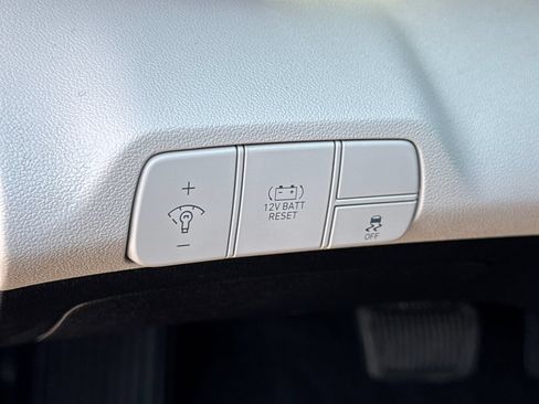 Used 2024 Hyundai Elantra Limited FWD image 26