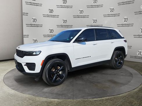 Used 2024 Jeep Grand Cherokee Altitude AWD/4WD image 1