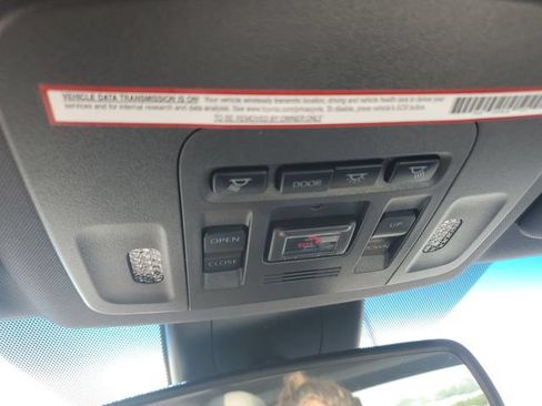 Used 2021 Toyota Avalon XLE w/ Moonroof Package FWD image 31
