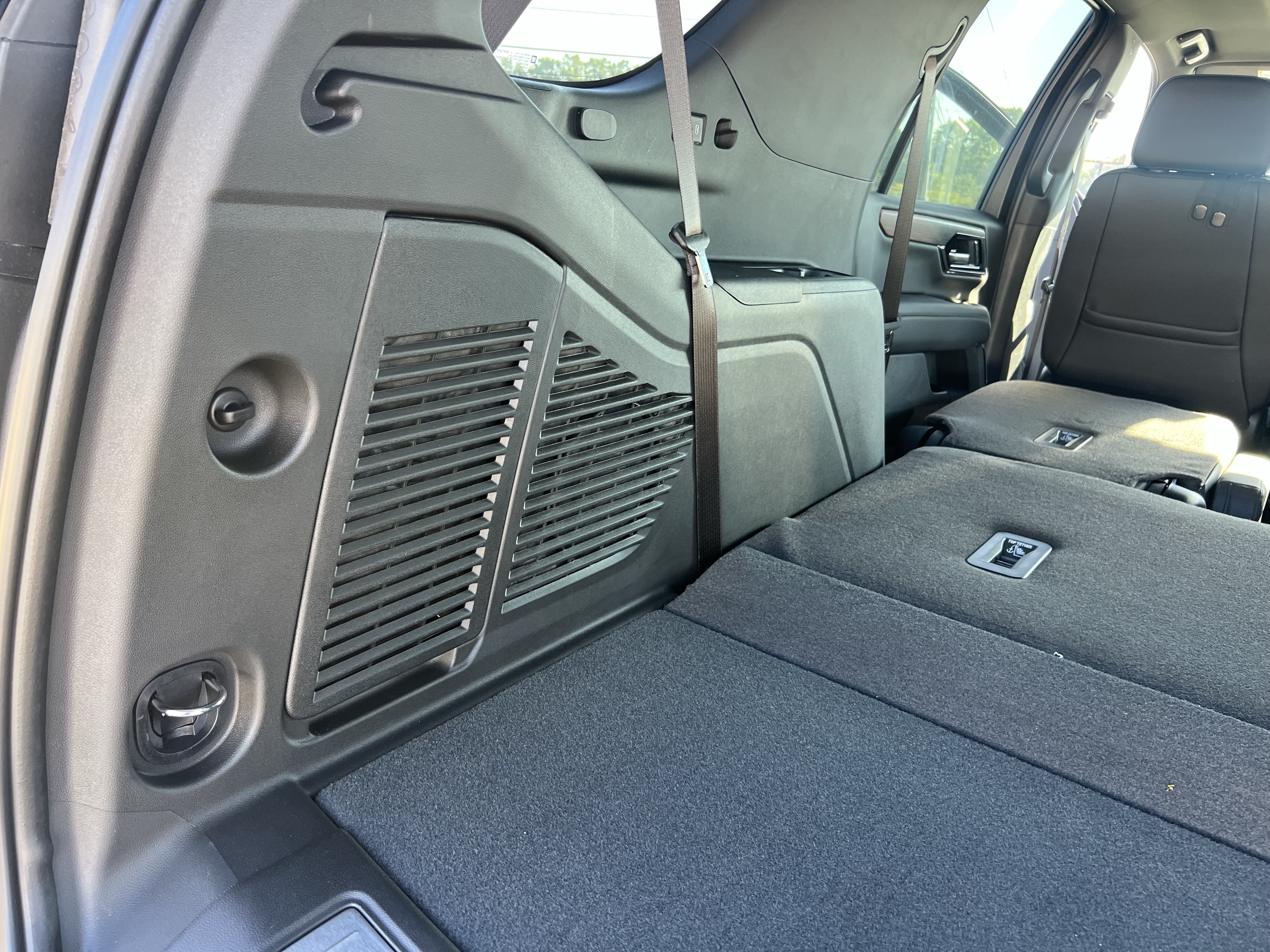 Used 2026 GMC Yukon Denali w/ Sun & Power Step Package AWD/4WD image 35