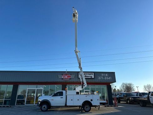 Used 2011 RAM 5500 2WD Regular Cab w/ ST Decor Group image 1