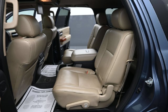 Used 2018 Toyota Sequoia Platinum AWD/4WD image 17