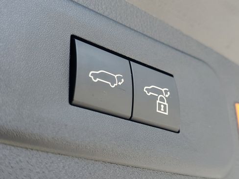 Used 2025 Lexus NX 250 FWD w/ Accessory Package (Z1) image 9