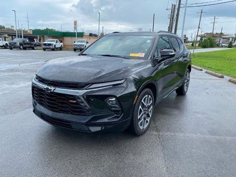 Used 2025 Chevrolet Blazer RS FWD image 3