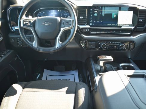 Used 2022 Chevrolet Silverado 1500 RST image 3