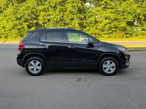 Used 2019 Chevrolet Trax LT w/ LT Convenience Package AWD/4WD image 7