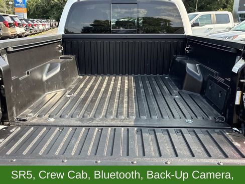 Used 2020 Toyota Tacoma SR5 AWD/4WD image 11