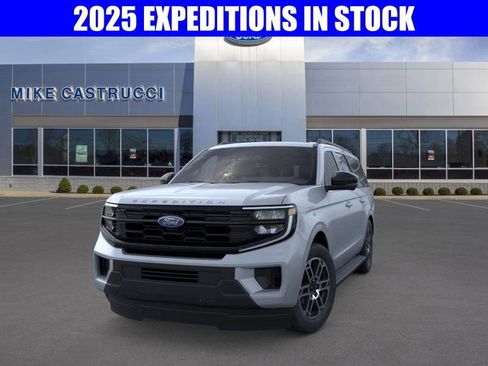 New 2025 Ford Expedition Max Active image 2