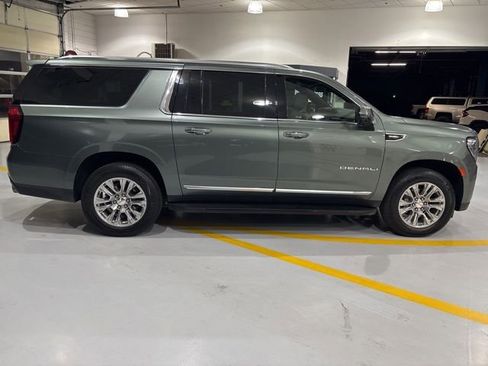 Used 2024 GMC Yukon XL Denali image 8