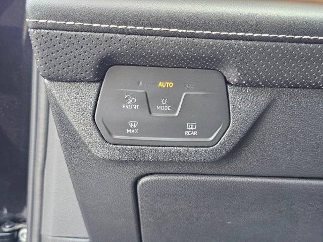 Used 2024 Volkswagen Atlas SEL AWD/4WD image 35