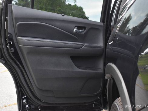 Used 2016 Honda Pilot Touring image 10