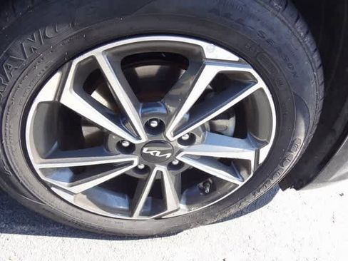 Used 2023 Kia Forte LXS image 18