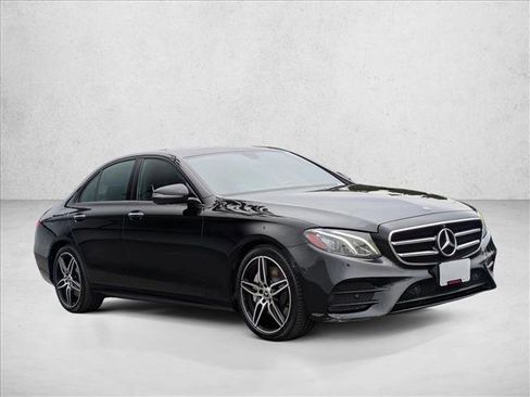 Certified 2019 Mercedes-Benz E 450 4MATIC Sedan image 3