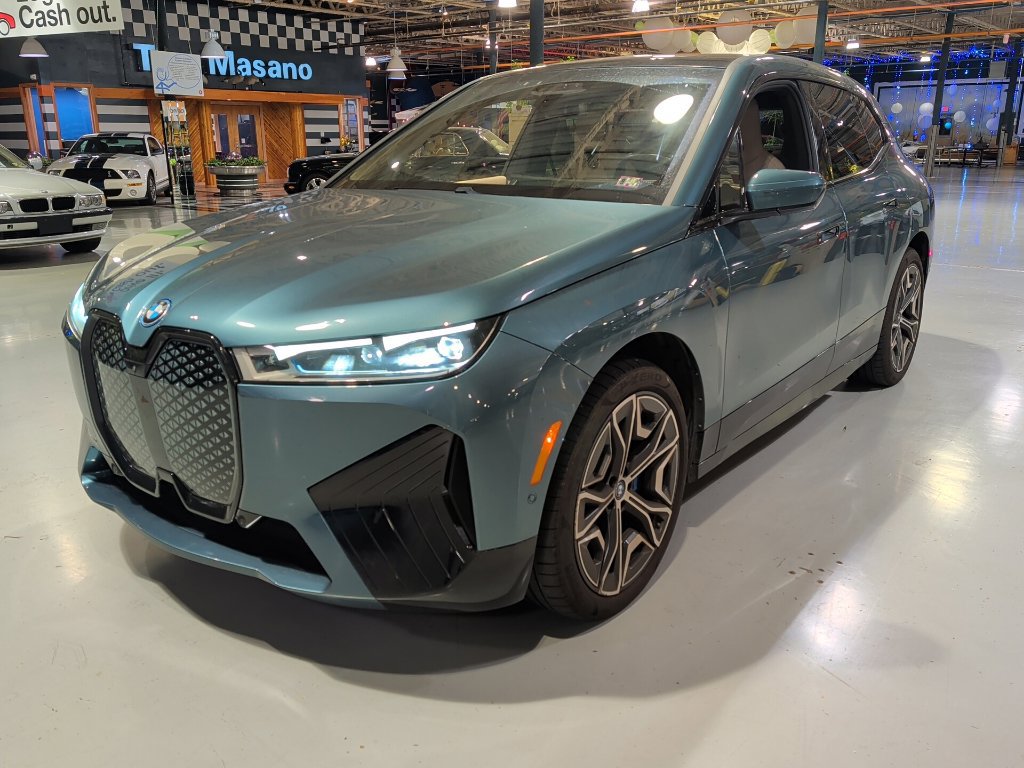 Certified 2024 BMW iX xDrive50 w/ Premium Package AWD/4WD image 3