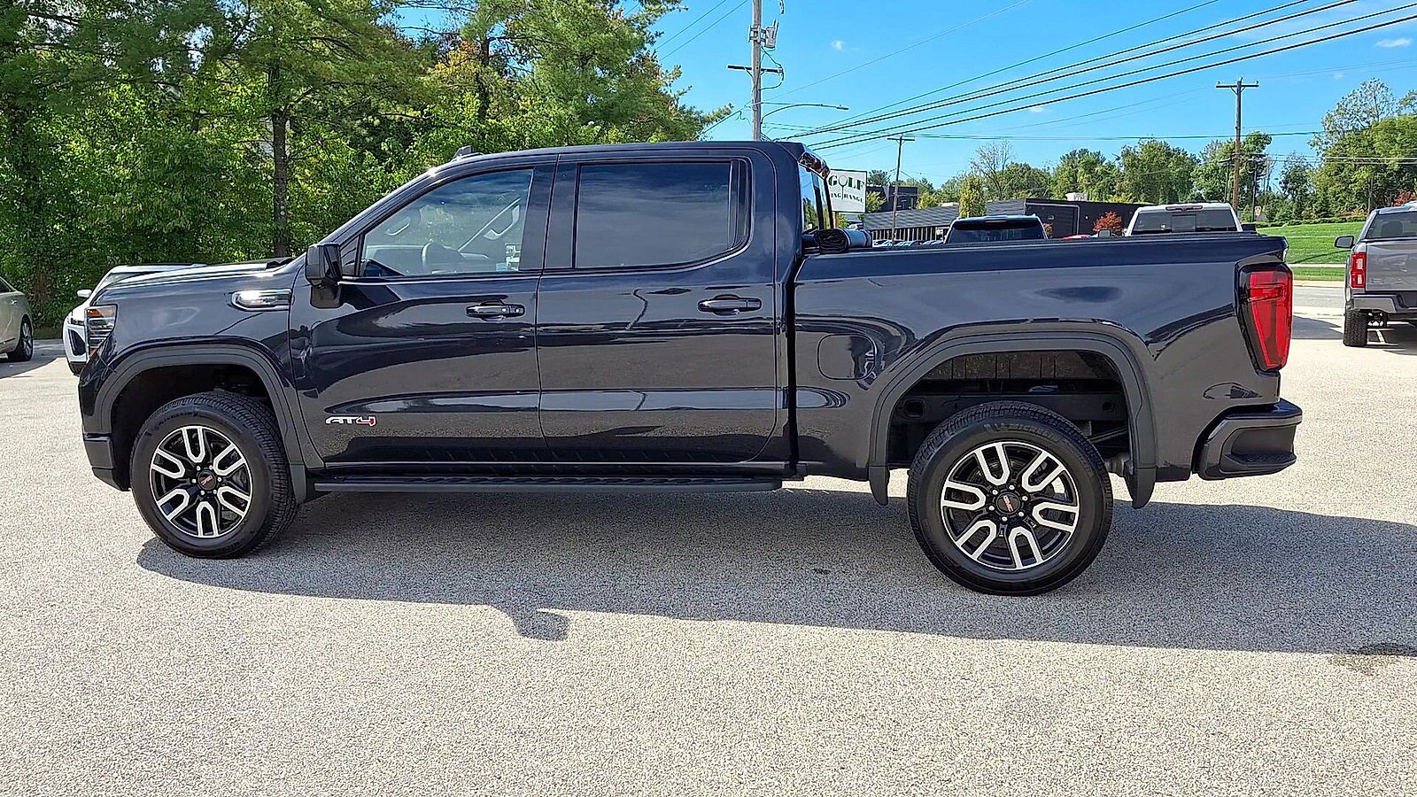 Used 2023 GMC Sierra 1500 AT4 w/ AT4 Premium Package AWD/4WD image 6