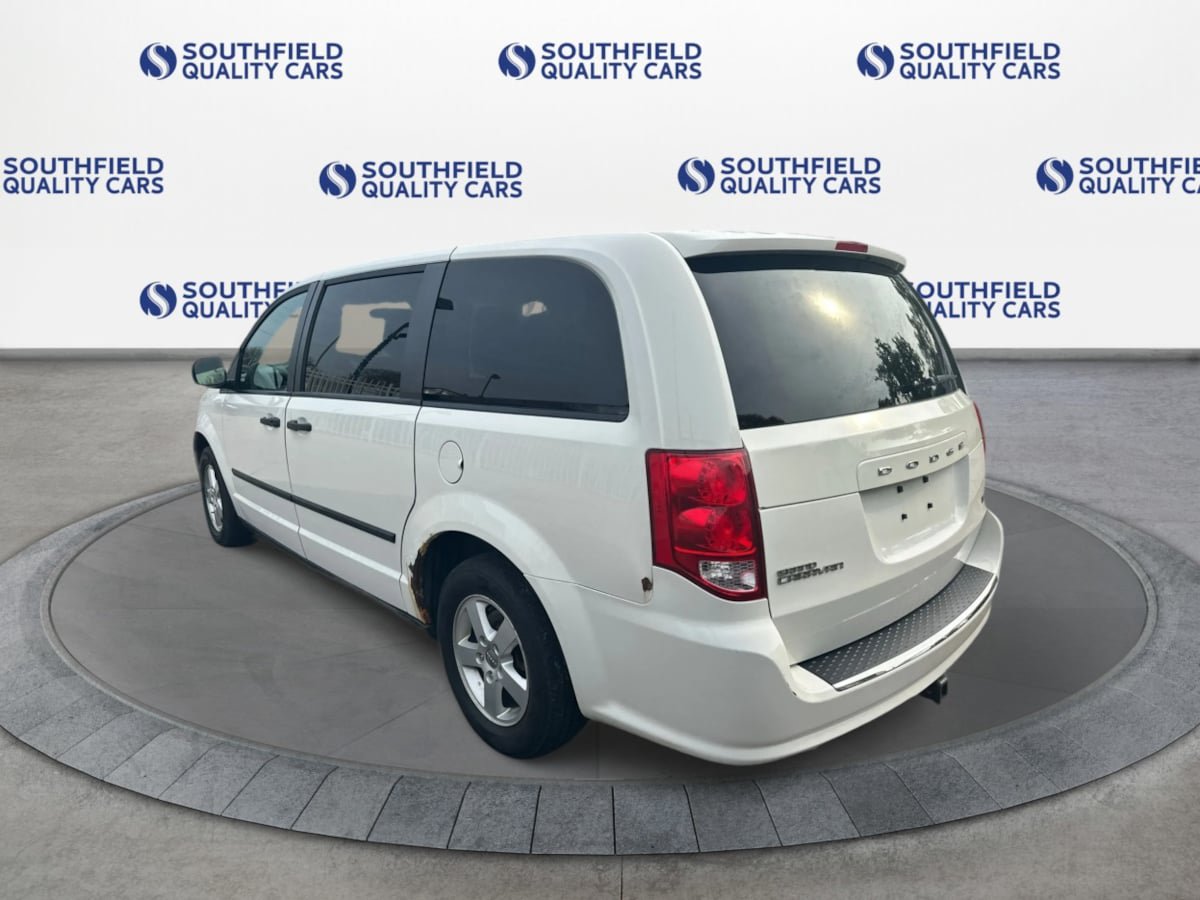 Used 2013 Dodge Grand Caravan SE w/ SE Plus Group FWD image 4