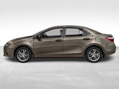 Used 2015 Toyota Corolla LE image 3