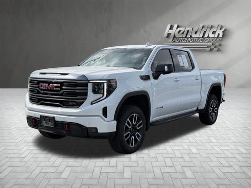Used 2024 GMC Sierra 1500 AT4 w/ Technology Package AWD/4WD image 5