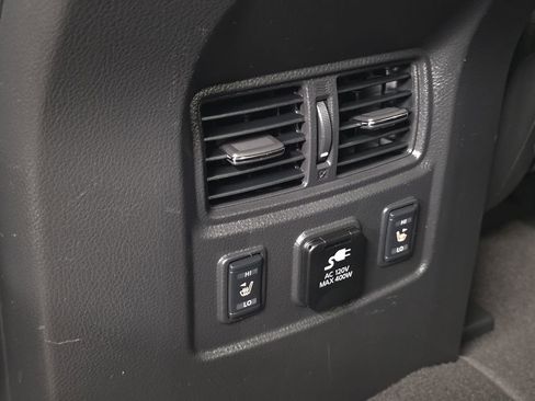 Used 2017 Nissan Titan Platinum Reserve AWD/4WD image 39